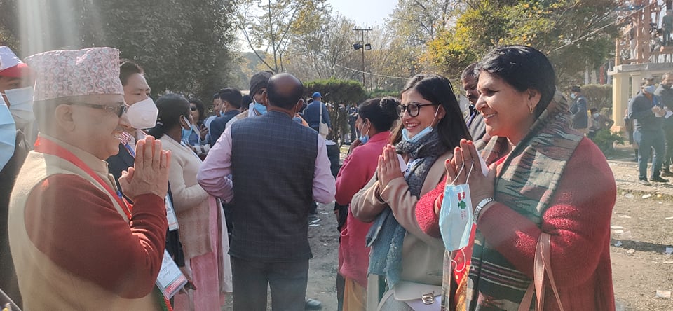 पुर्णबहादुर खड्का यसरी माग्दैछन् भोट (तस्वीरहरु)