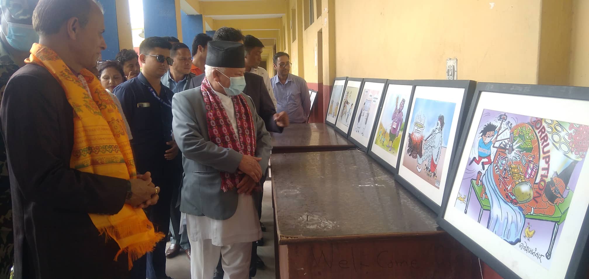 कार्टुन प्रदर्शनीको प्रदेश प्रमुख परियारद्वारा अवलोकन (तस्वीरहरु)