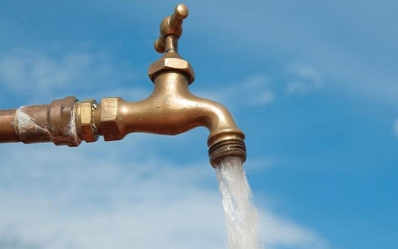 वडा कार्यालय प्रकरणमा भद्द्द्दा राजनीतिः स्थानीयको खानेपानीका लाईन काटिँदा खानेपानीको हाहाकार, लाचार बन्यो आठबीस सरकार !